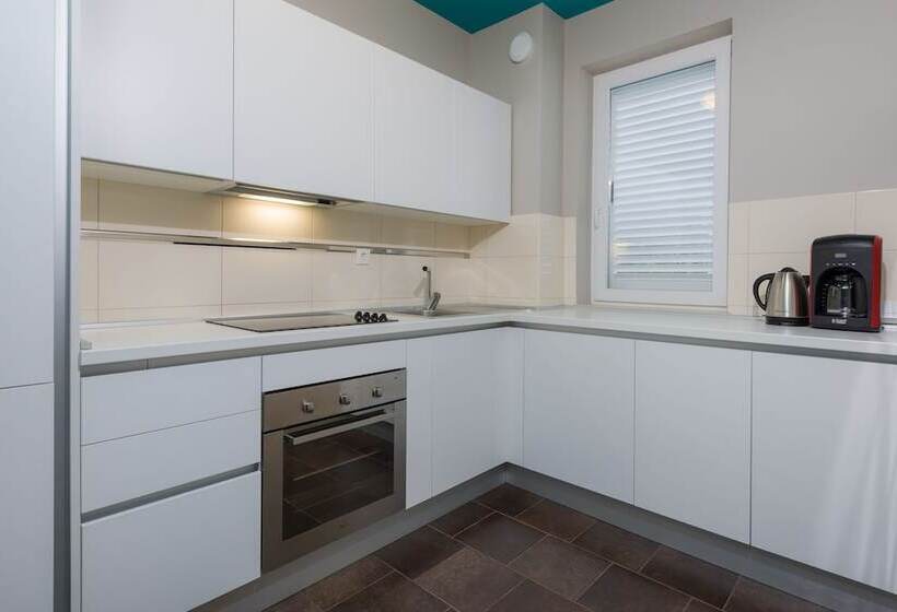 آپارتمان ممتاز دوخوابه رو به دریا, Apartments Villa Azzurra Bol