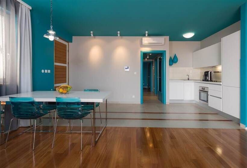آپارتمان ممتاز دوخوابه رو به دریا, Apartments Villa Azzurra Bol