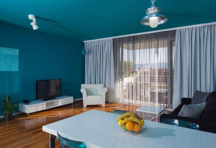 آپارتمان ممتاز دوخوابه رو به دریا, Apartments Villa Azzurra Bol