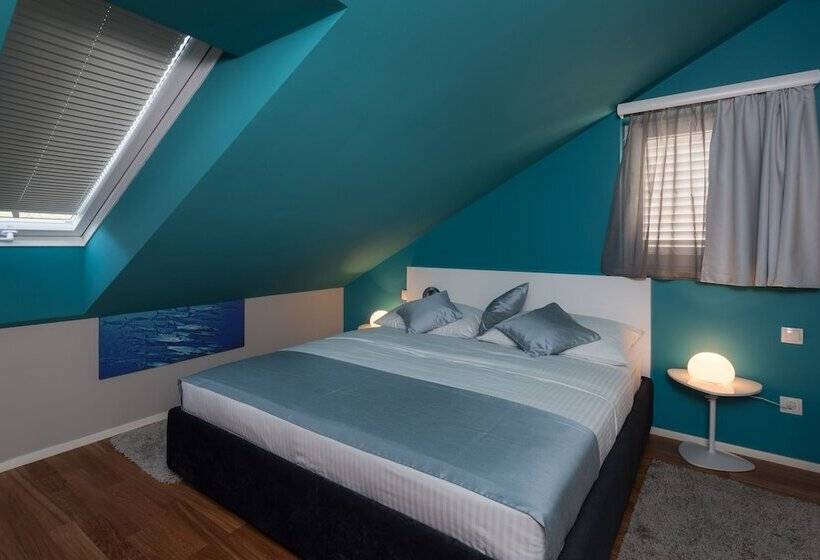 2 Bedroom Deluxe Apartment Sea View, Apartments Villa Azzurra Bol