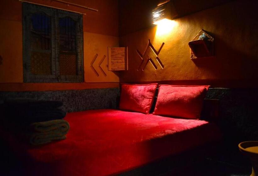 اتاق استاندارد, Kasbah Amgoune