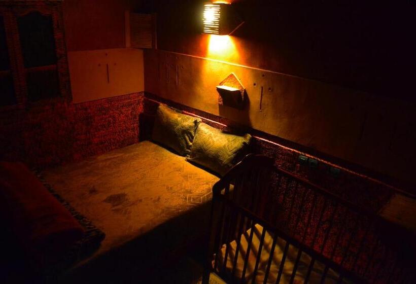 اتاق استاندارد, Kasbah Amgoune