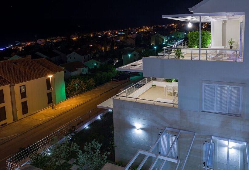 2 Bedroom Deluxe Apartment Sea View, Apartments Villa Azzurra Bol