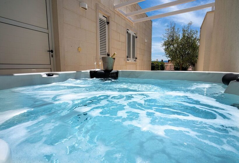 آپارتمان 2 خوابه با چشم‌انداز دریا, Apartments Villa Azzurra Bol