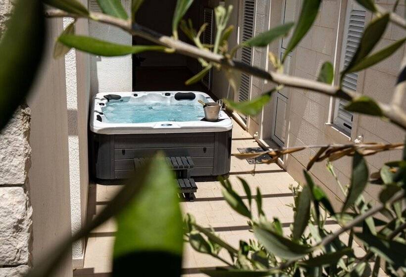 آپارتمان 2 خوابه با چشم‌انداز دریا, Apartments Villa Azzurra Bol