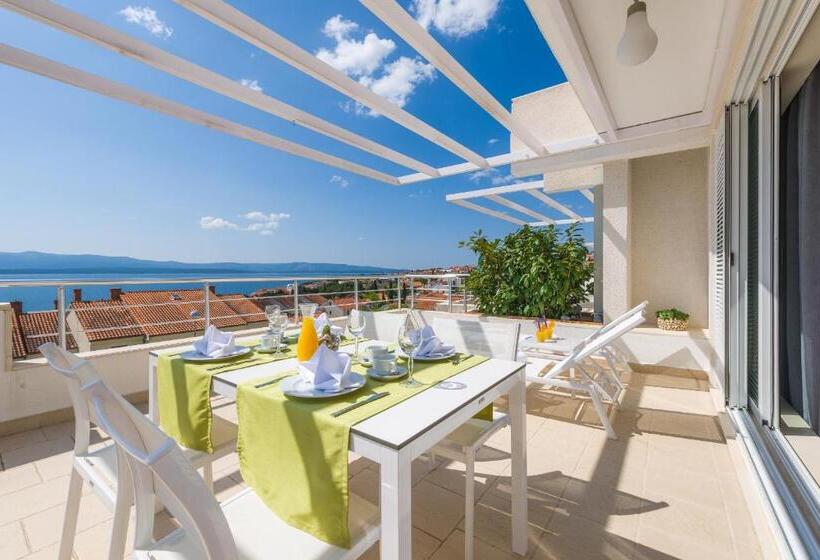 آپارتمان ممتاز دوخوابه رو به دریا, Apartments Villa Azzurra Bol