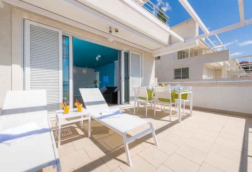 2 Bedroom Deluxe Apartment Sea View, Apartments Villa Azzurra Bol