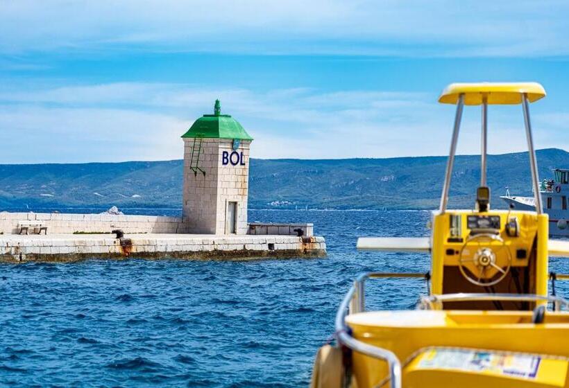 آپارتمان ممتاز دوخوابه رو به دریا, Apartments Villa Azzurra Bol