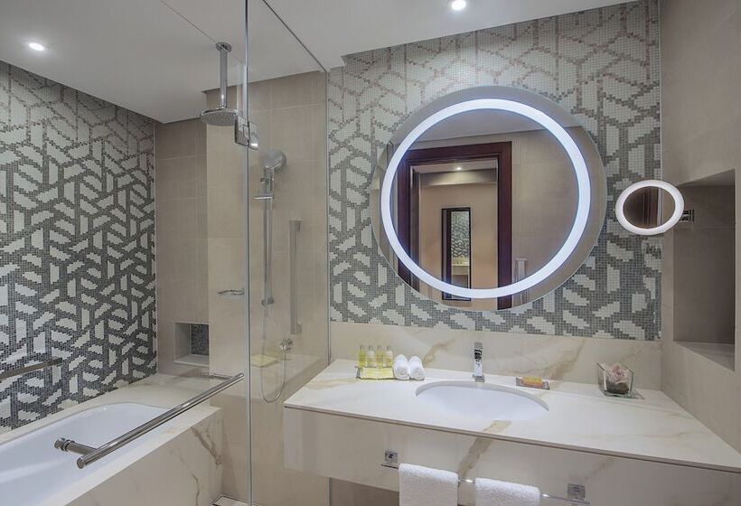 استودیوی لوکس, Hilton Doha The Pearl