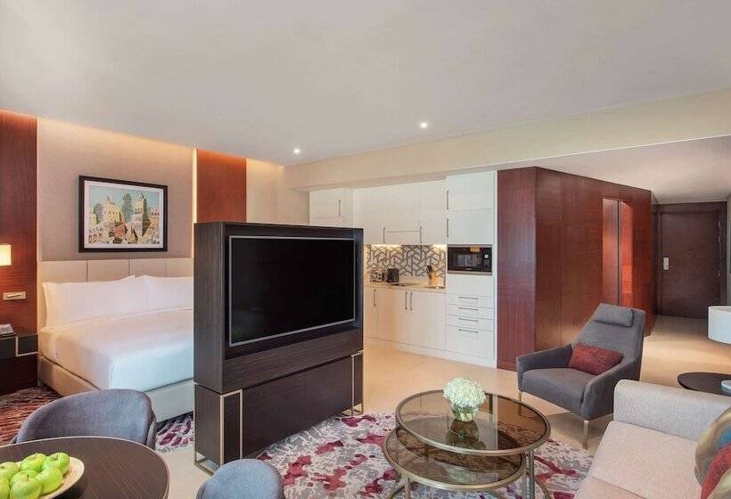 استودیوی سوپریور, Hilton Doha The Pearl