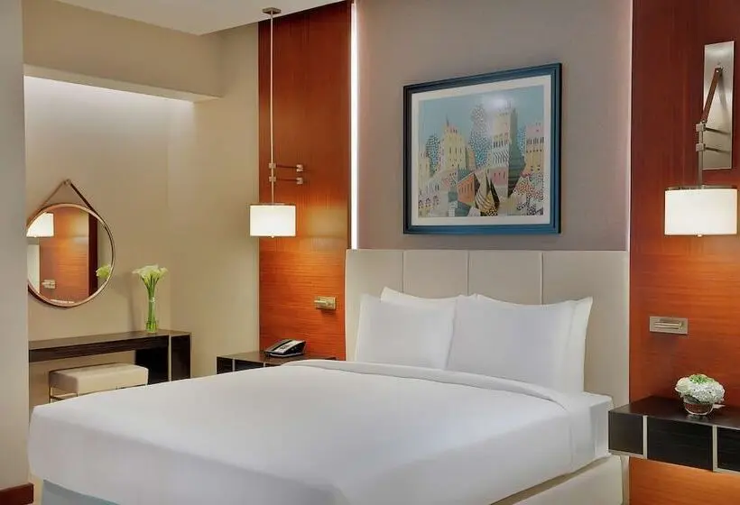 استودیوی سوپریور, Hilton Doha The Pearl
