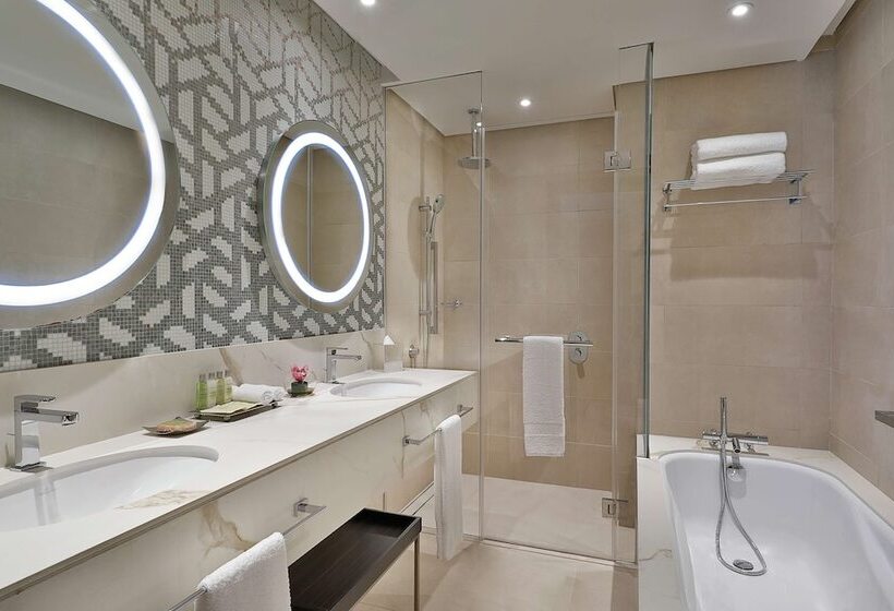 جناح, Hilton Doha The Pearl