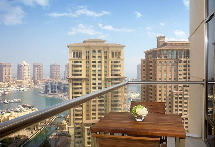 جناح, Hilton Doha The Pearl