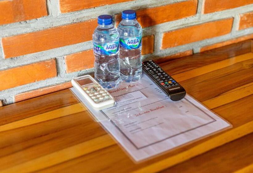 غرفة ديلوكس مطلة على حمام السباحة, D Jineng Rice Terrace Canggu