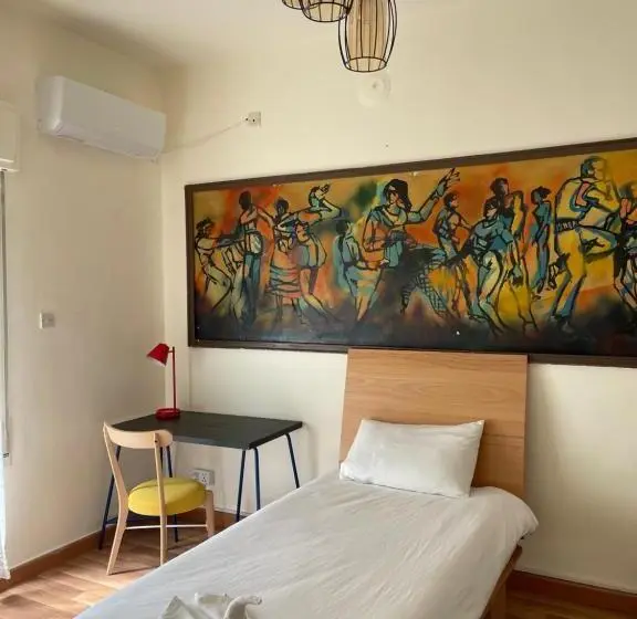 اتاق استاندارد چهار تخته, Battuta Hostel