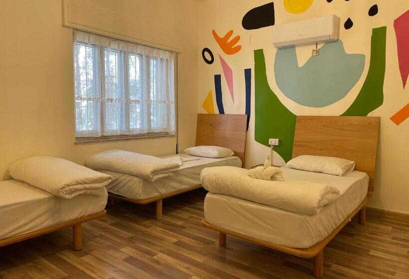 اتاق استاندارد سه نفره, Battuta Hostel