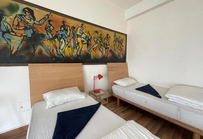 اتاق استاندارد با بالکن, Battuta Hostel