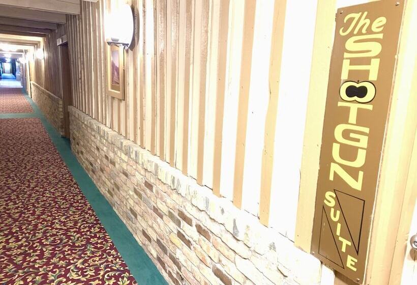 غرفة قياسية سرير كينج, Don Q Inn