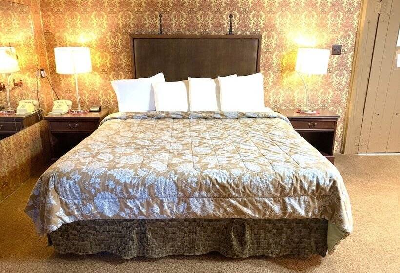 غرفة قياسية سرير كينج, Don Q Inn