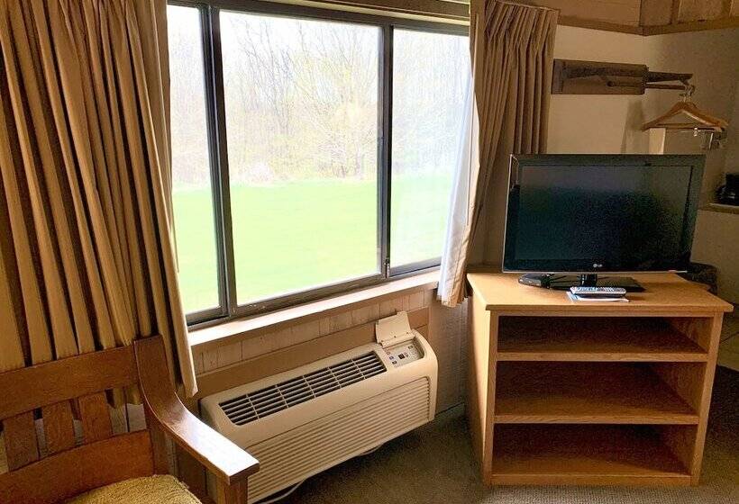 غرفه قياسيه سريرين مزدوجين, Don Q Inn