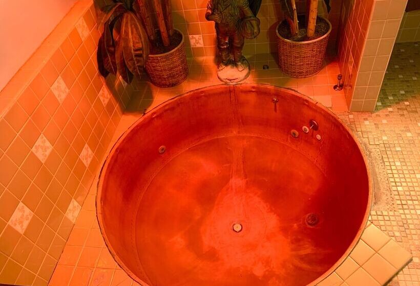 غرفة قياسية سرير كينج, Don Q Inn