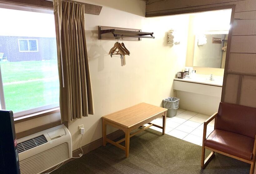 غرفه قياسيه سريرين مزدوجين, Don Q Inn