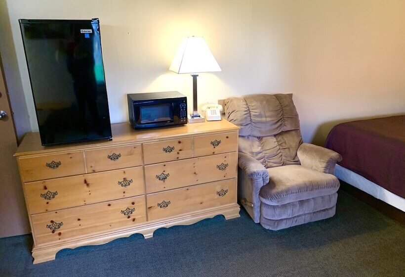 غرفه قياسيه سريرين مزدوجين, Don Q Inn