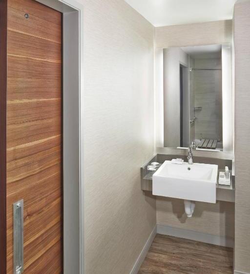 Номер Стандарт 2 Двуспальные Кровати, The Del Monte Lodge Renaissance Rochester Hotel & Spa