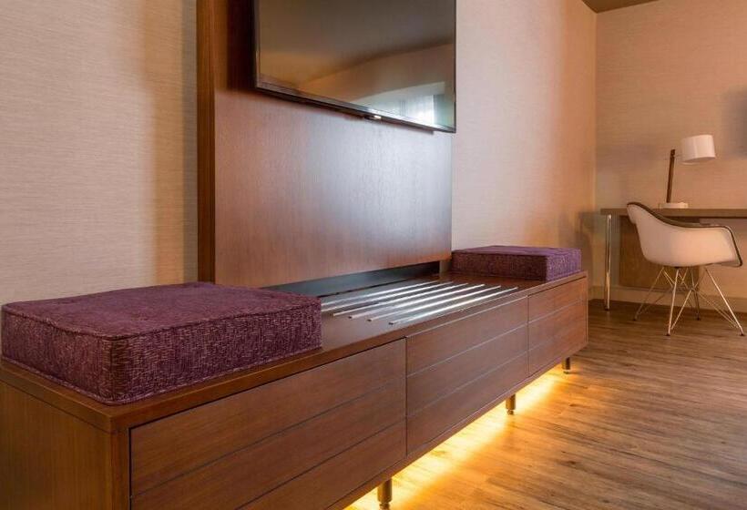 Номер Стандарт, The Del Monte Lodge Renaissance Rochester Hotel & Spa