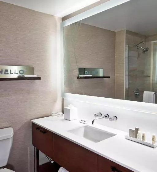 Standard-huone King-vuode, The Del Monte Lodge Renaissance Rochester Hotel & Spa
