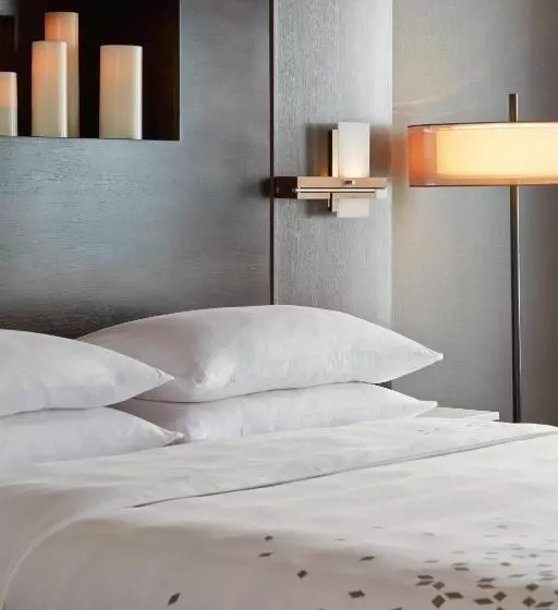 Sviitti King-vuode, The Del Monte Lodge Renaissance Rochester Hotel & Spa