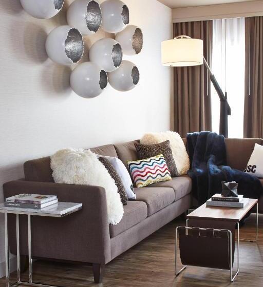 Люкс Кровать Кинг, The Del Monte Lodge Renaissance Rochester Hotel & Spa