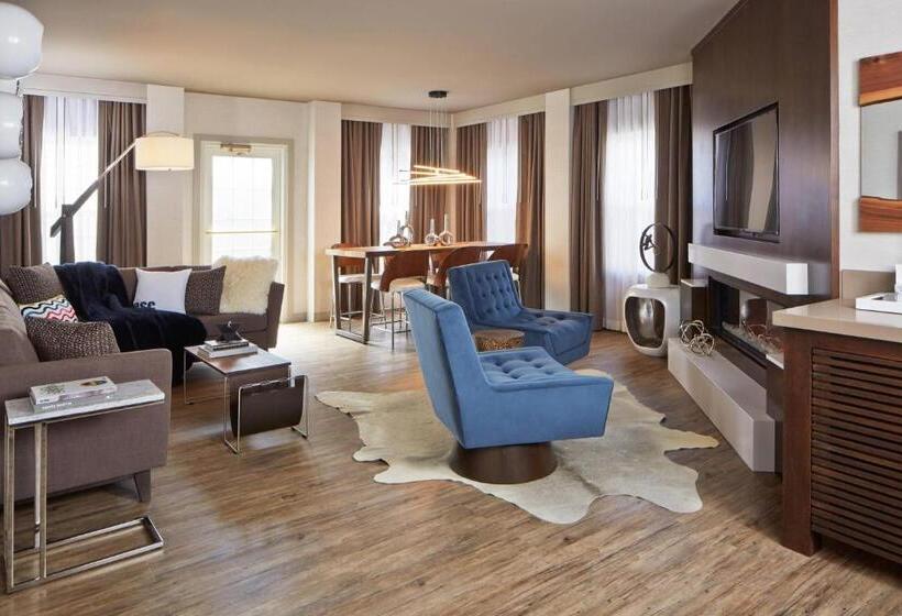 Люкс Кровать Кинг, The Del Monte Lodge Renaissance Rochester Hotel & Spa