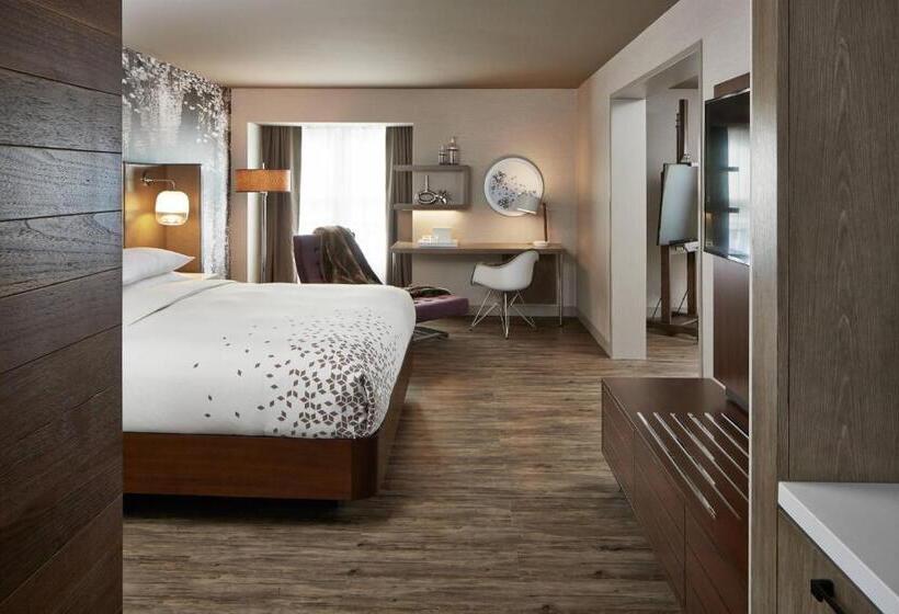 Люкс Кровать Кинг, The Del Monte Lodge Renaissance Rochester Hotel & Spa