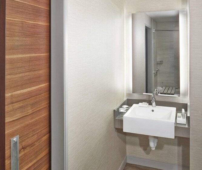 Номер Стандарт 2 Двуспальные Кровати, The Del Monte Lodge Renaissance Rochester Hotel & Spa