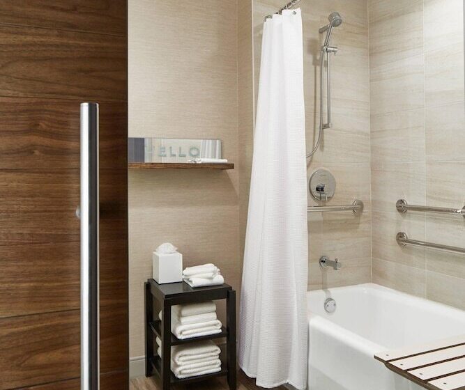 Номер Стандарт 2 Двуспальные Кровати, The Del Monte Lodge Renaissance Rochester Hotel & Spa