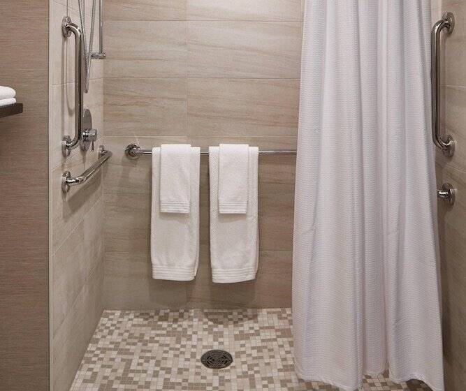 Номер Стандарт 2 Двуспальные Кровати, The Del Monte Lodge Renaissance Rochester Hotel & Spa