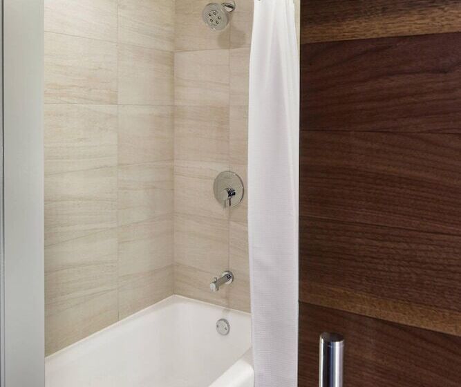 Номер Стандарт 2 Двуспальные Кровати, The Del Monte Lodge Renaissance Rochester Hotel & Spa