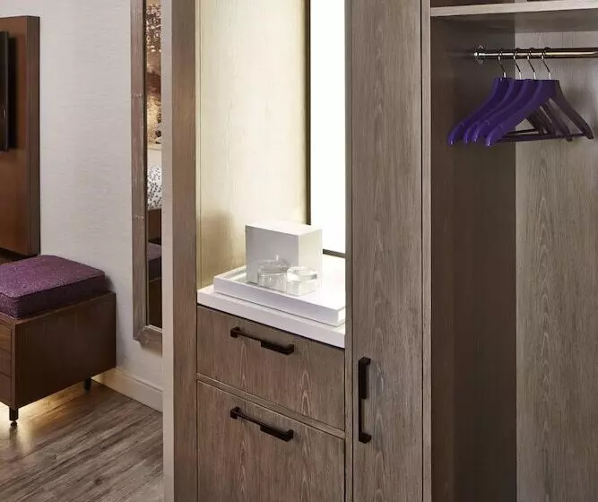 Standard-huone 2 Parivuodetta, The Del Monte Lodge Renaissance Rochester Hotel & Spa