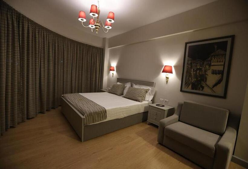 اتاق لوکس با چشم‌انداز دریا, Illyrian Boutique