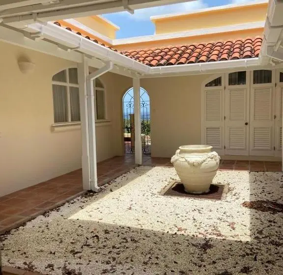 خانه 1 خوابه, Colleton Great House