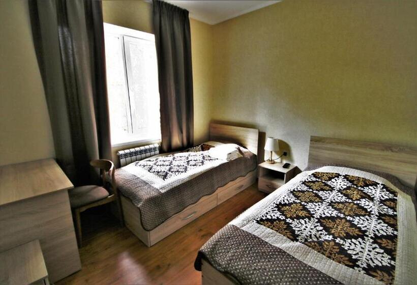 اتاق استاندارد, Tiny Hotel Bishkek