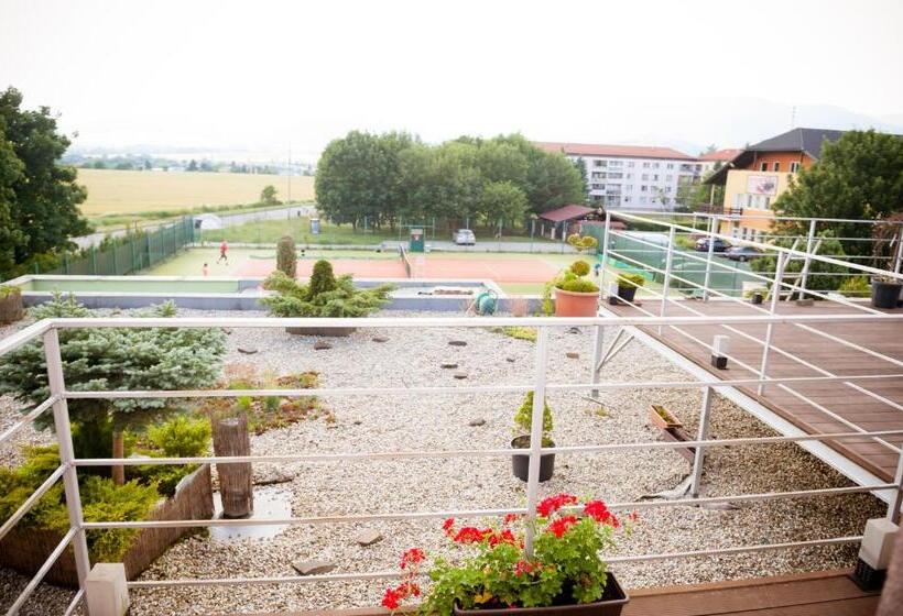 ２ベッドルームアパートメント, Penzión ľadoveň Skvelá Kuchyňa A Rodinná Atmosféra