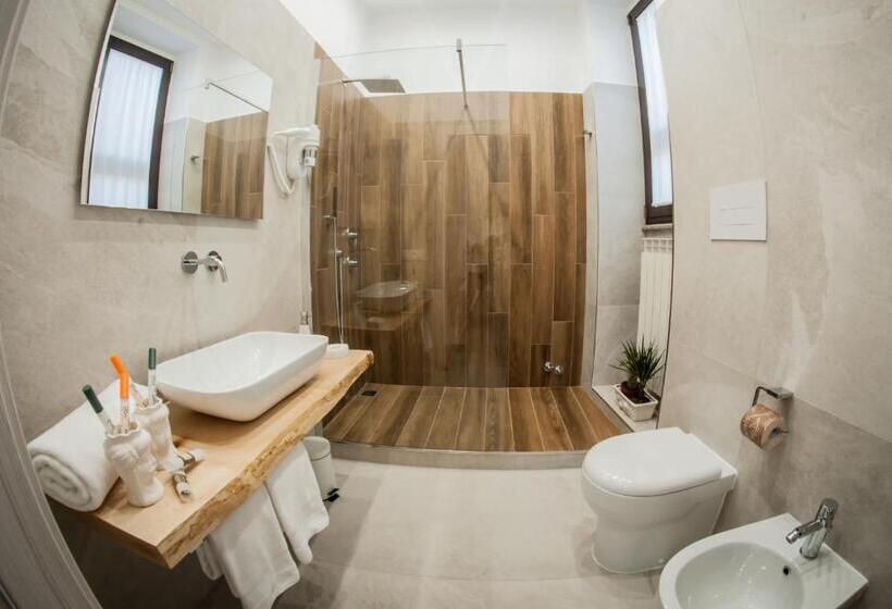 غرفة ديلوكس ثلاثية, B&b Imori