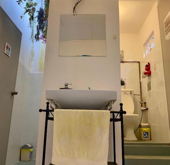 غرفة قياسية, Ardour Lodge B Wing