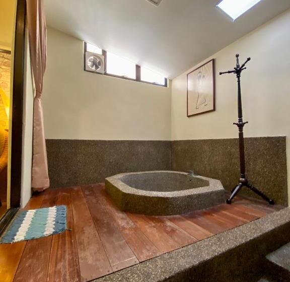 اتاق استاندارد, Ardour Lodge B Wing