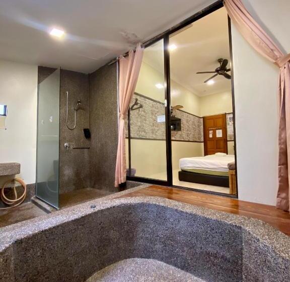 اتاق استاندارد, Ardour Lodge B Wing
