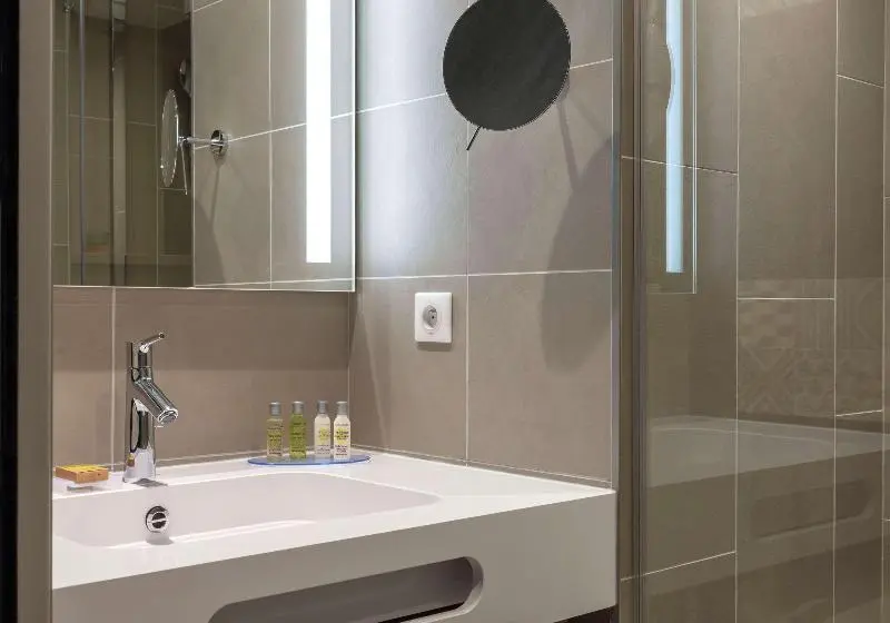 اتاق استاندارد, Hilton Garden Inn Massy