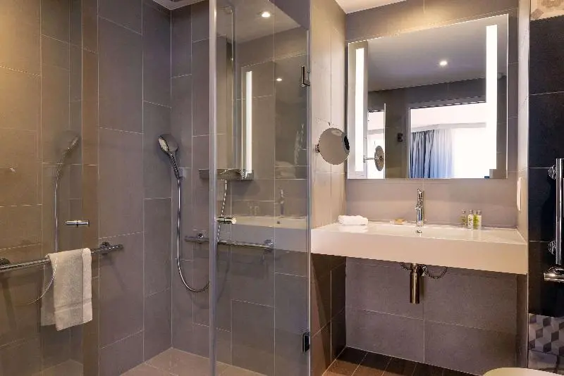 اتاق استاندارد با تخت بزرگ برای معلولان, Hilton Garden Inn Massy
