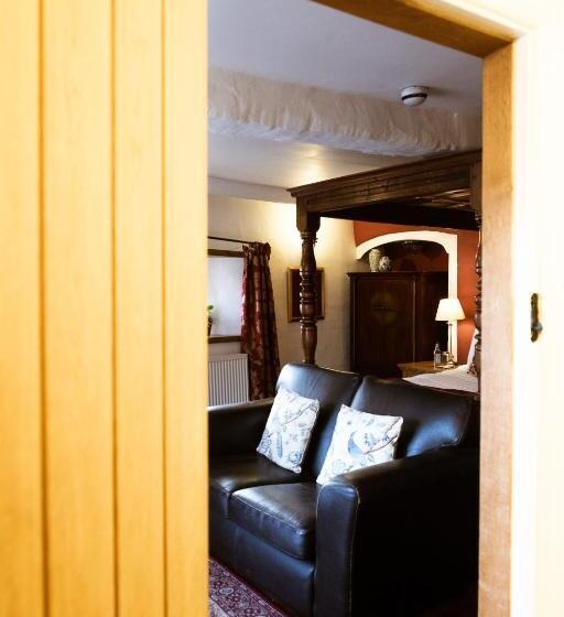 スーペリアールーム, Kings Arms